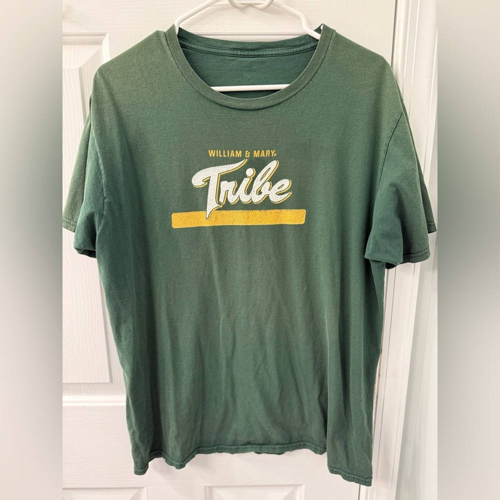William and Mary Tribe vintage college logo T-shirt medium
